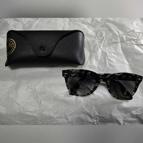 Ray-Ban Tortoise Sunglasses - Picture 5 of 6